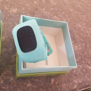 Kids safety tracking watches